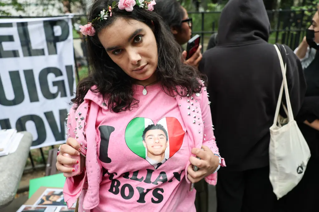 Di dalam dunia pacar AI yang sedang berkembang: Kencan virtual, cincin kawin sungguhan, dan fantasi aneh