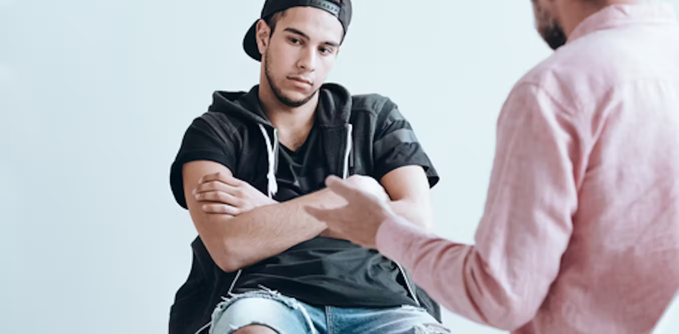 6 pertanyaan yang bіѕа Andа аjukаn kераdа оrаng tеrkаѕіh untuk membantu mеnуаrіng rіѕіkо bunuh diri